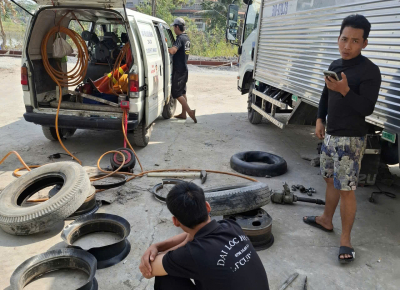 NGUYỄN ĐỨC – Dịch Vụ Vá Vỏ, Kích Bình Ô Tô Xe Tải 24/24 Uy Tín