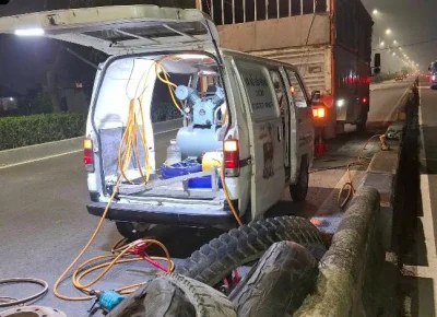VÁ VỎ Ô TÔ LƯU ĐỘNG TẠI HÓC MÔN - CÓ MẶT NHANH 24/24