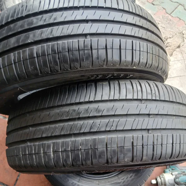VỎ MICH LƯỚT 195/60R15 MỚI 97%