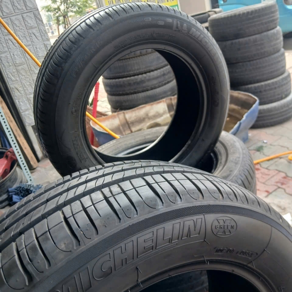 VỎ MICH LƯỚT 195/60R15 MỚI 97%