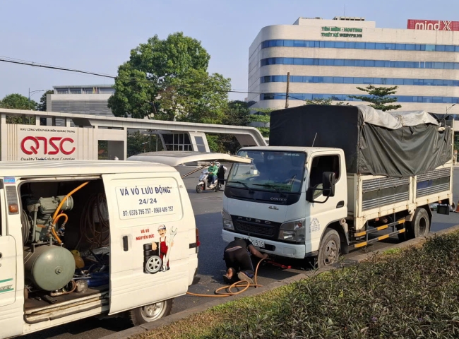 VÁ VỎ LƯU ĐỘNG NGUYỄN ĐỨC